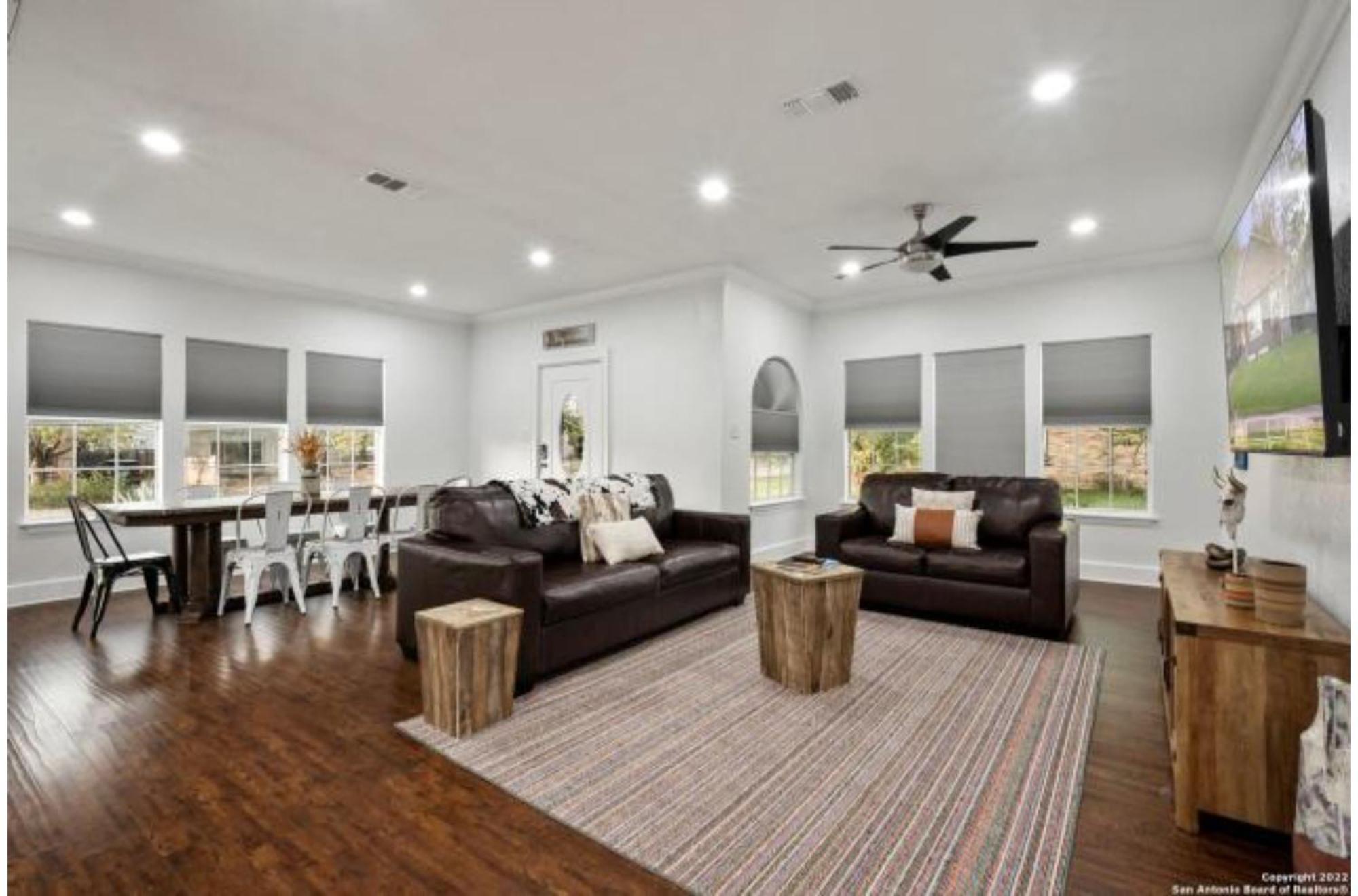 Experience Serenity In A 4Br3Ba Downtown Home Сан Антонио Екстериор снимка